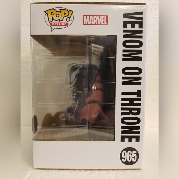 Funko pop! # 965 Marvel Deluxe Venom on Throne "Venom" GITD PIAB exclusive - Picture 2 of 8